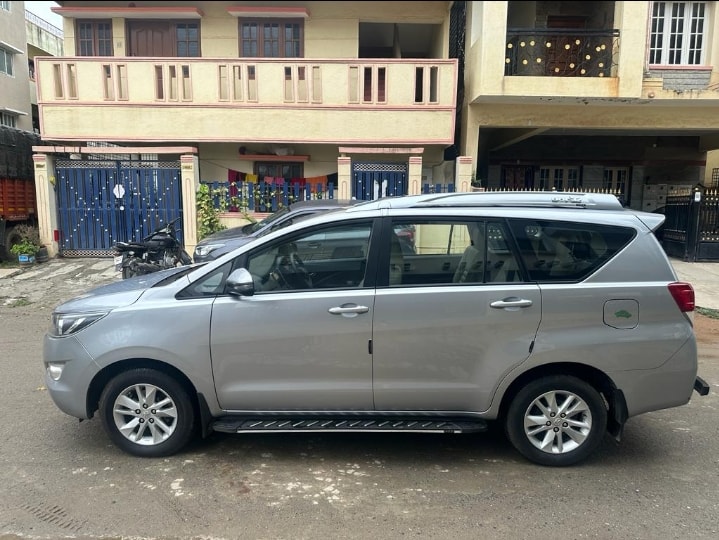 Innova Crysta image 2 Innova Crysta image 2