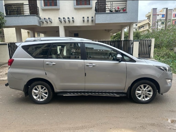 Innova Crysta image 6 Innova Crysta image 6