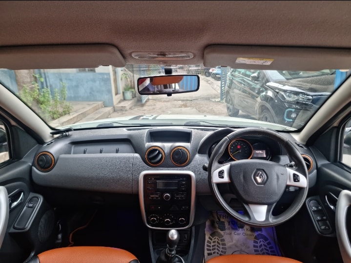 Duster image 12 Duster image 12