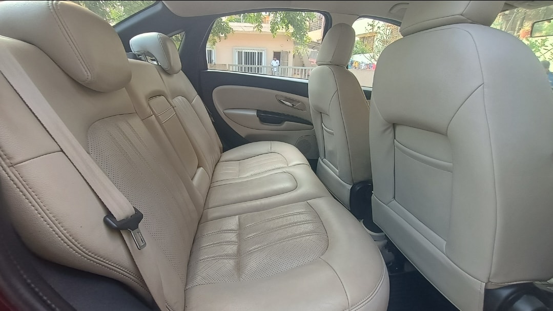 Linea image 16 Linea image 16