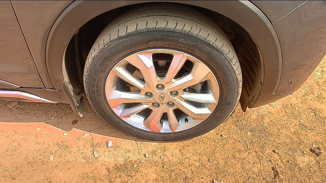 Used 2020 Mahindra XUV300 Used 2020 Mahindra XUV300