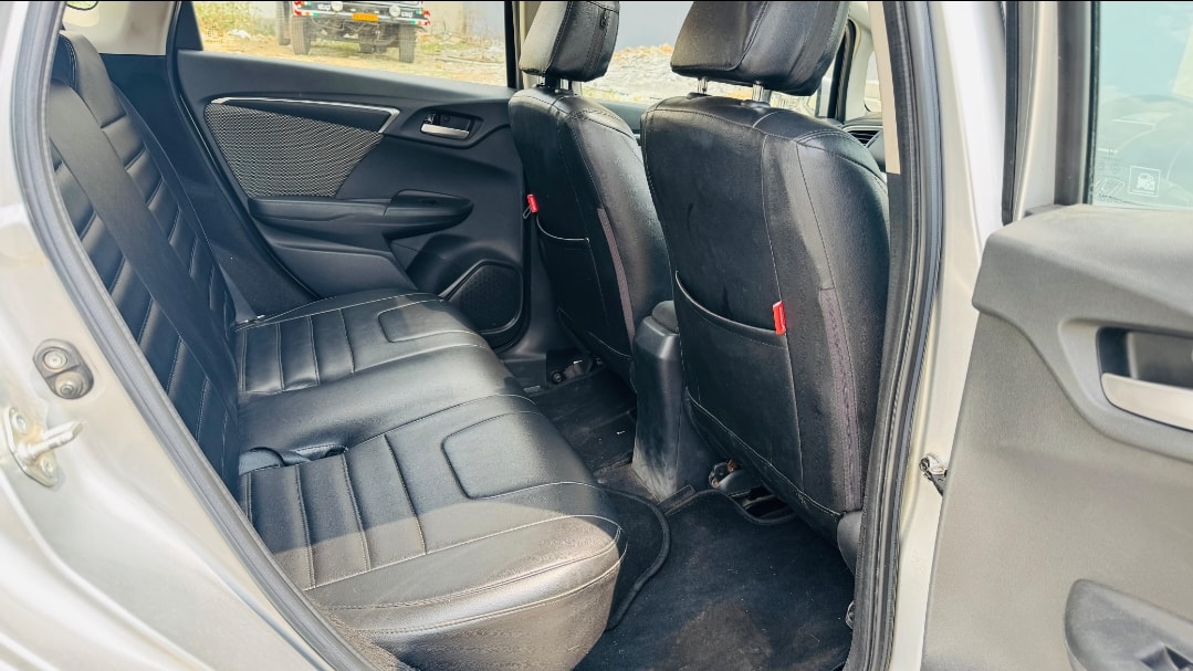 WR-V image 17 WR-V image 17