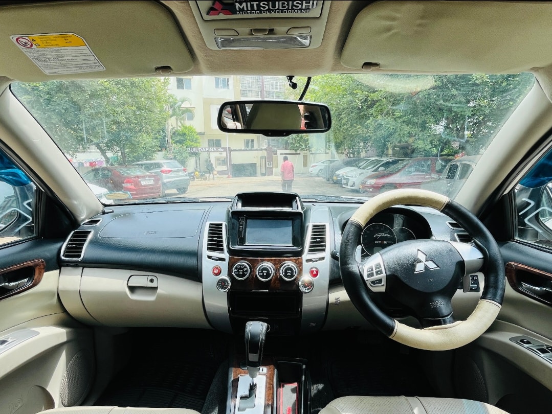 Pajero Sport image 12 Pajero Sport image 12