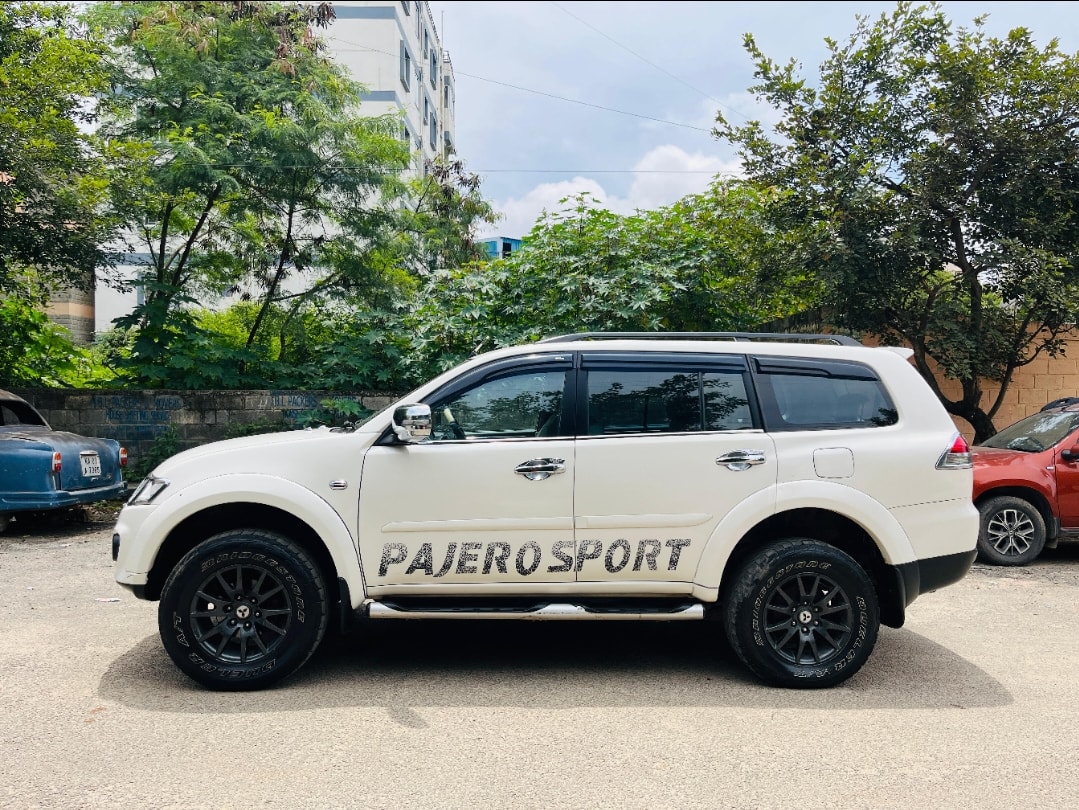 Pajero Sport image 2 Pajero Sport image 2