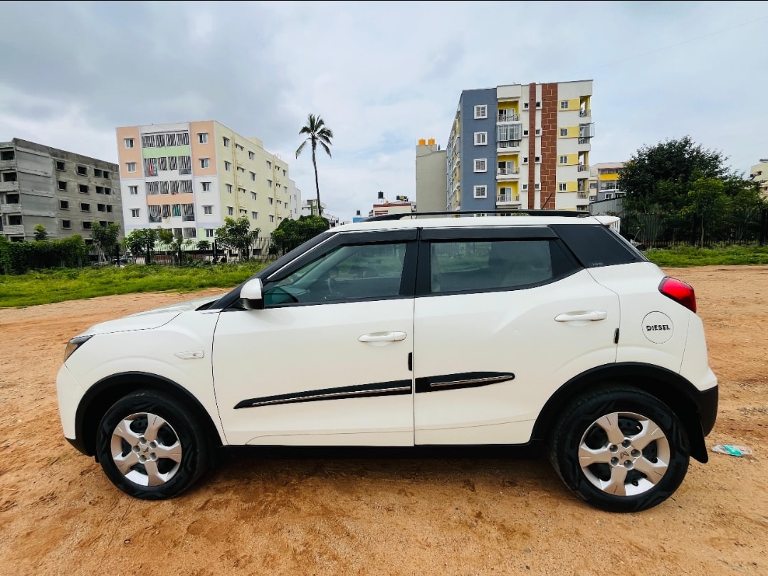 XUV300 image 2 XUV300 image 2