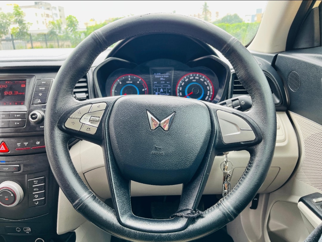 Used 2023 Mahindra XUV300 Used 2023 Mahindra XUV300