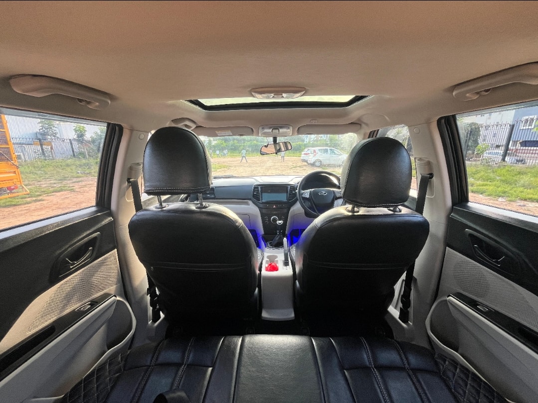 XUV300 image 16 XUV300 image 16