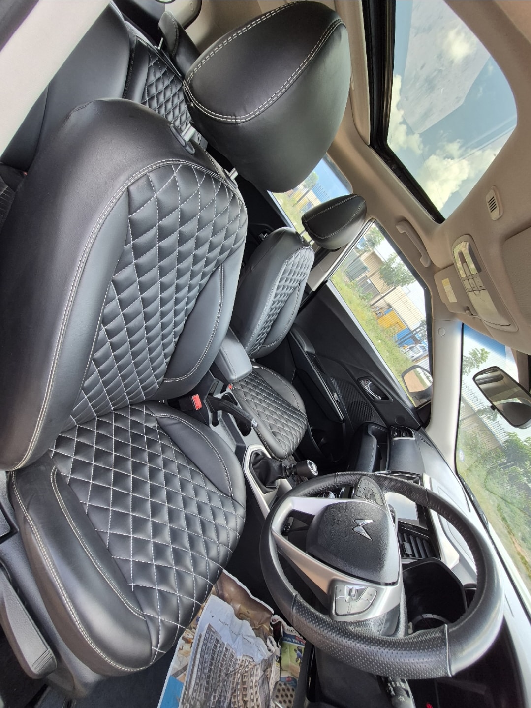 Used 2022 Mahindra XUV300 Used 2022 Mahindra XUV300