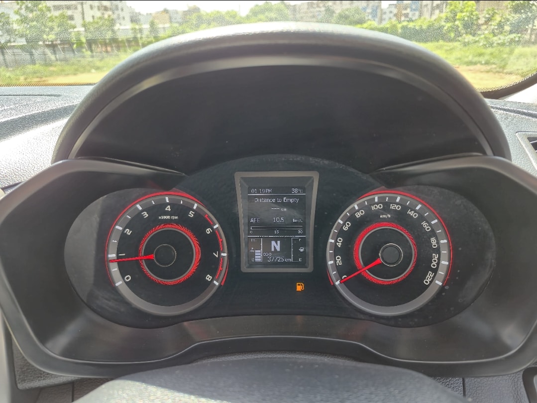 Used 2022 Mahindra XUV300 Used 2022 Mahindra XUV300