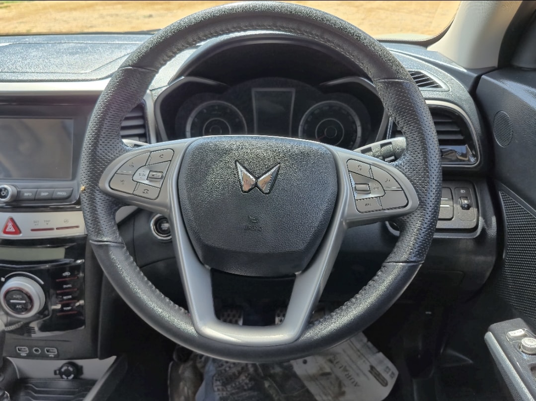 Used 2022 Mahindra XUV300 Used 2022 Mahindra XUV300