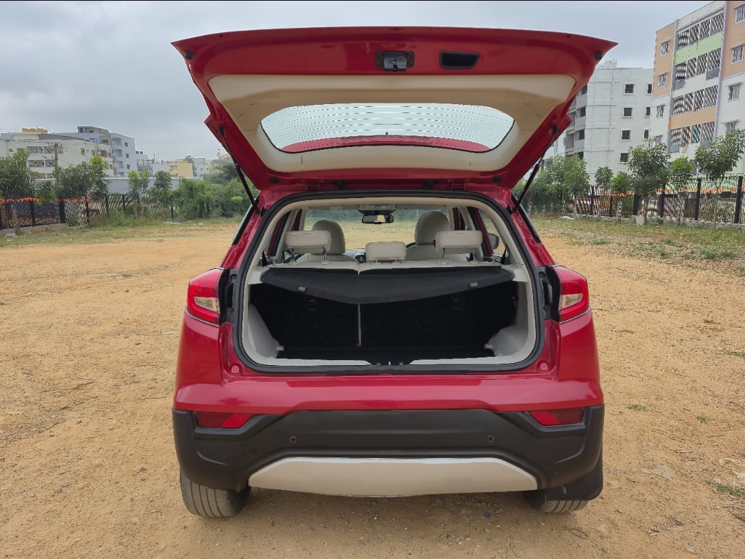 Used 2022 Mahindra XUV300 Used 2022 Mahindra XUV300