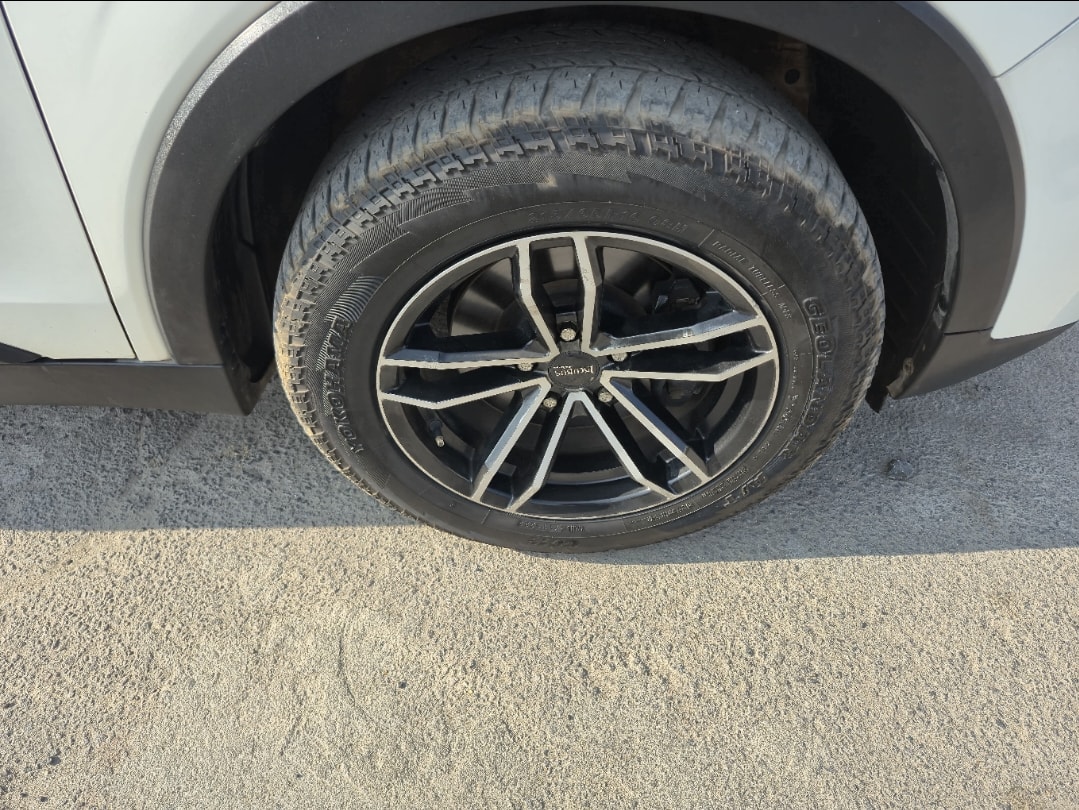 XUV300 image 17 XUV300 image 17