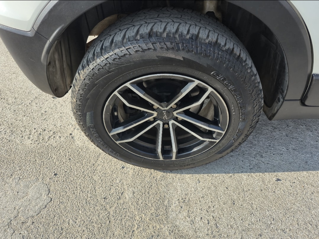 XUV300 image 9 XUV300 image 9