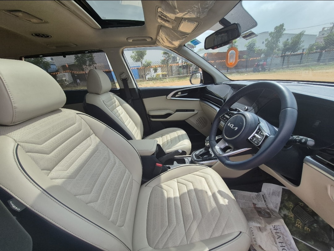 Used 2023 Kia Carens Used 2023 Kia Carens