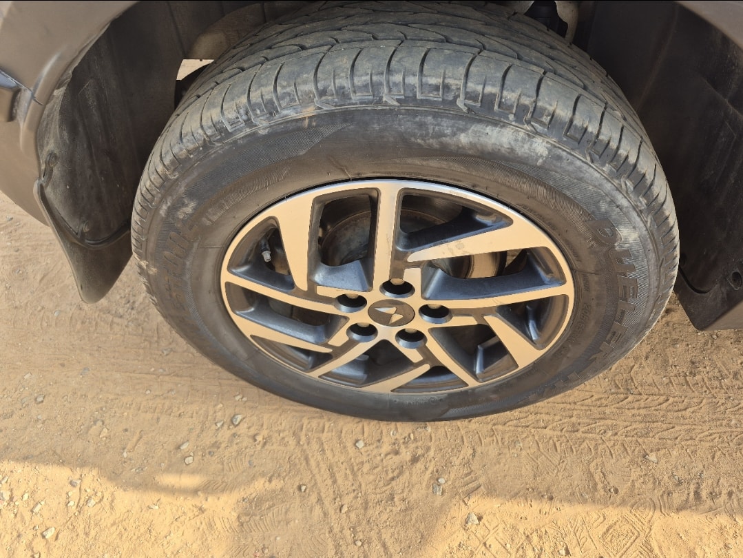 XUV300 image 9 XUV300 image 9