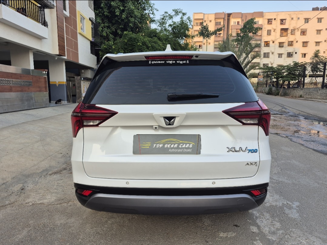 XUV700 image 4 XUV700 image 4