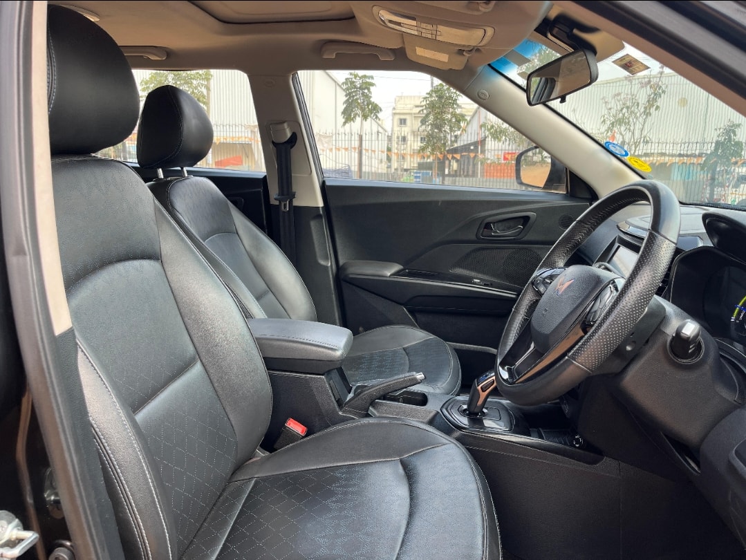 XUV400 image 14 XUV400 image 14