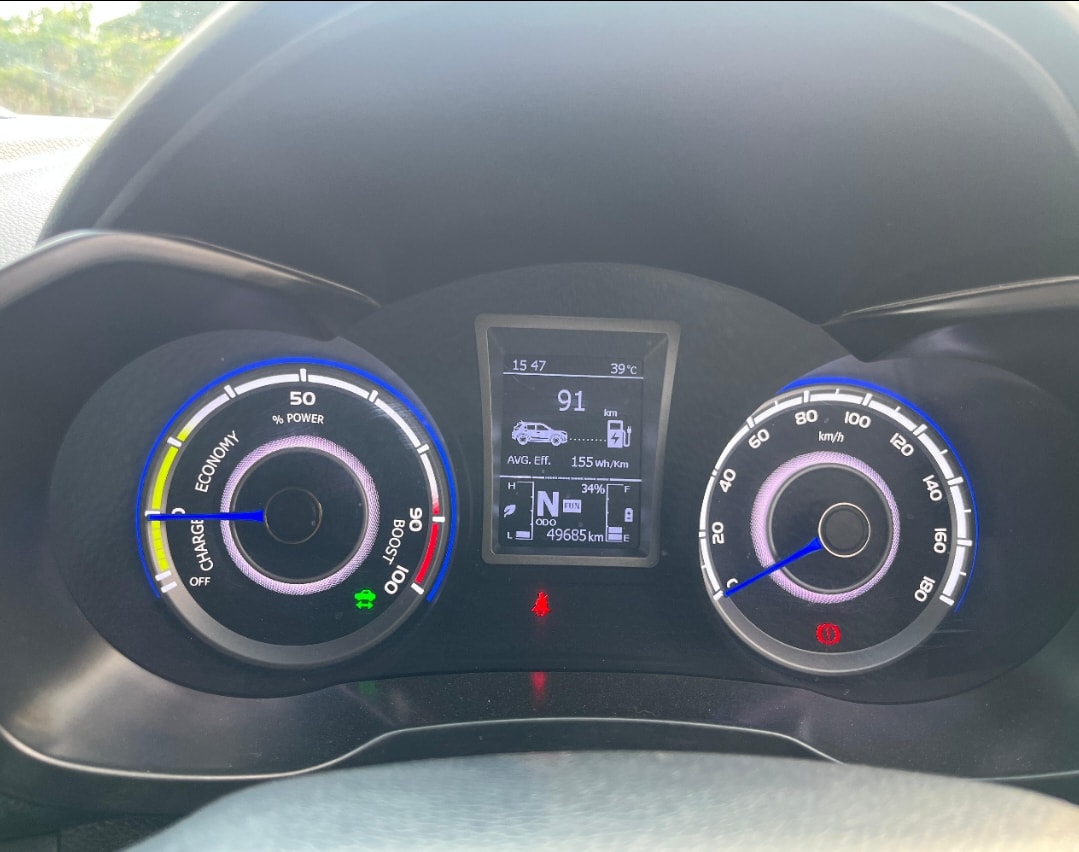 XUV400 image 11 XUV400 image 11