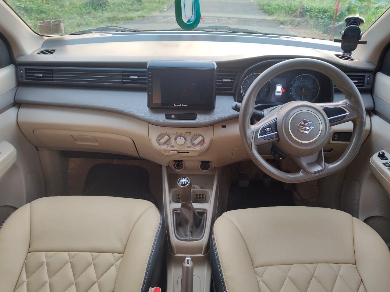 Ertiga image 12 Ertiga image 12