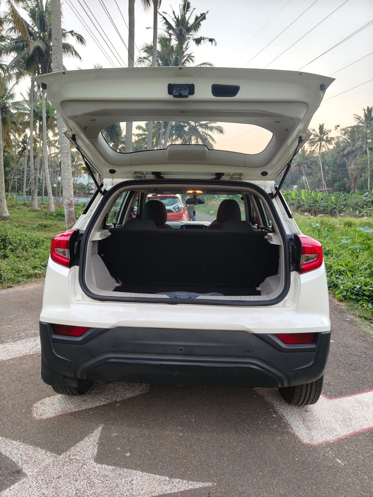 Used 2023 Mahindra XUV300 Used 2023 Mahindra XUV300