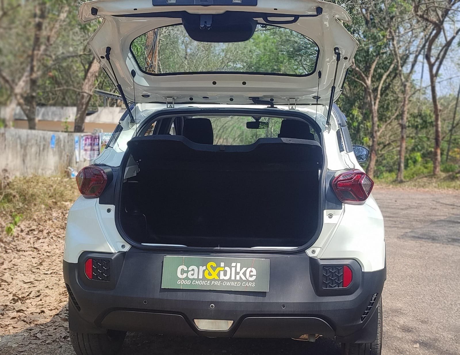 Punch image 10 Punch image 10