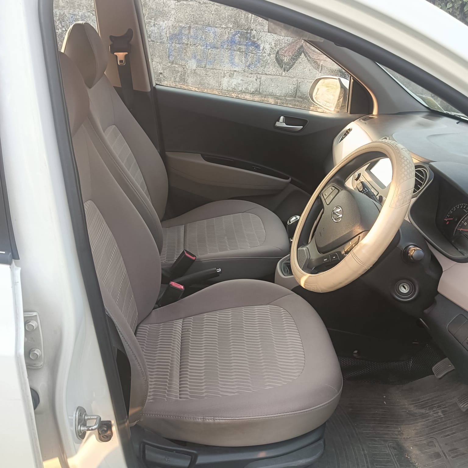 Xcent image 14 Xcent image 14