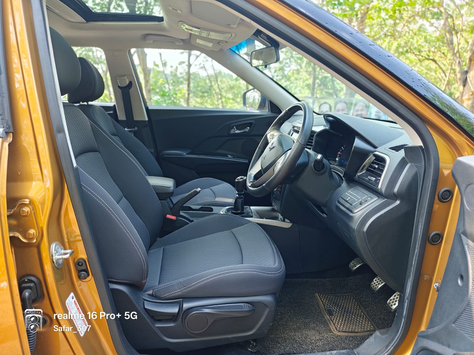 XUV300 image 16 XUV300 image 16