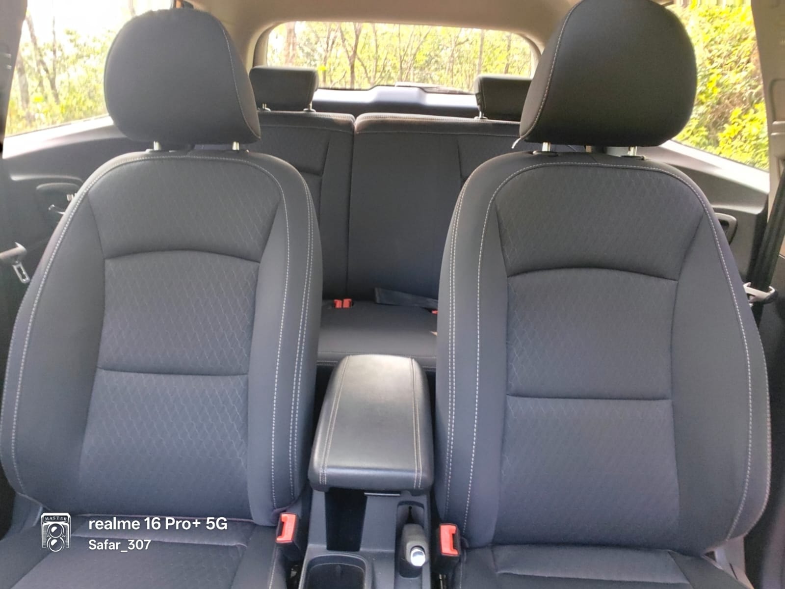 XUV300 image 14 XUV300 image 14