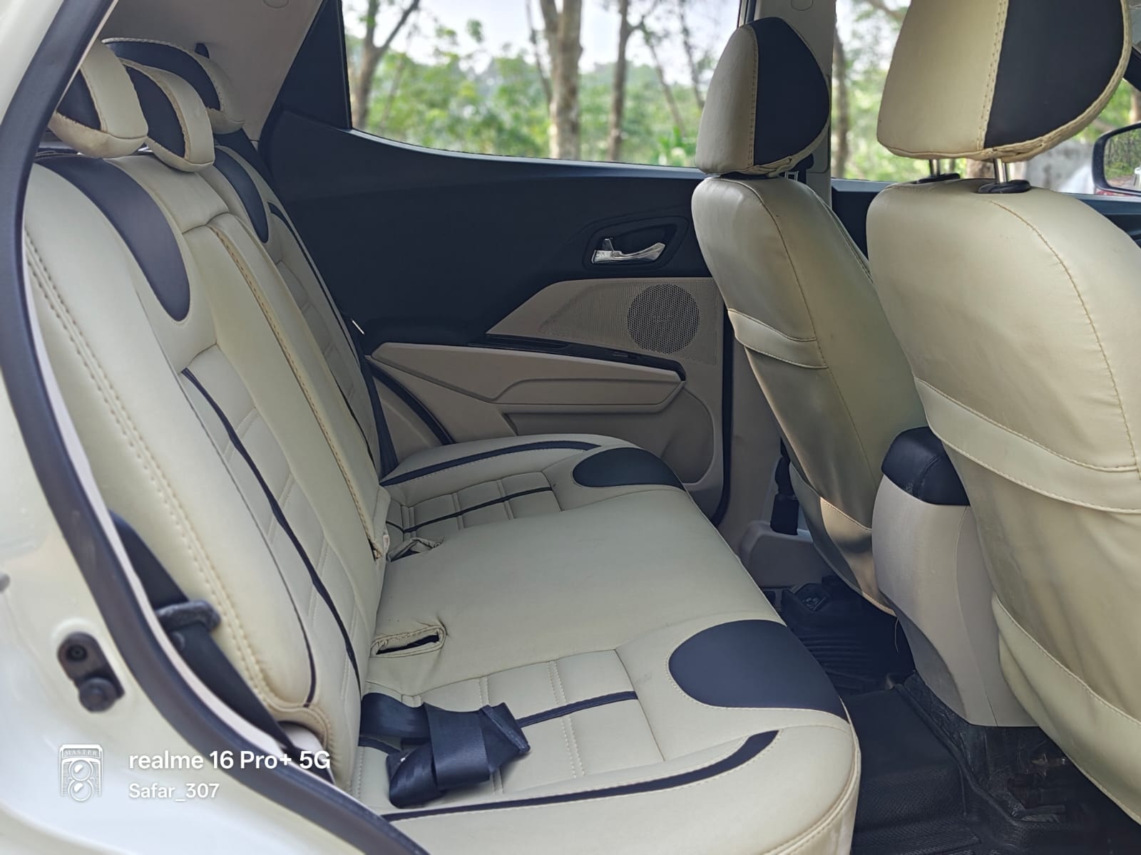 XUV300 image 17 XUV300 image 17