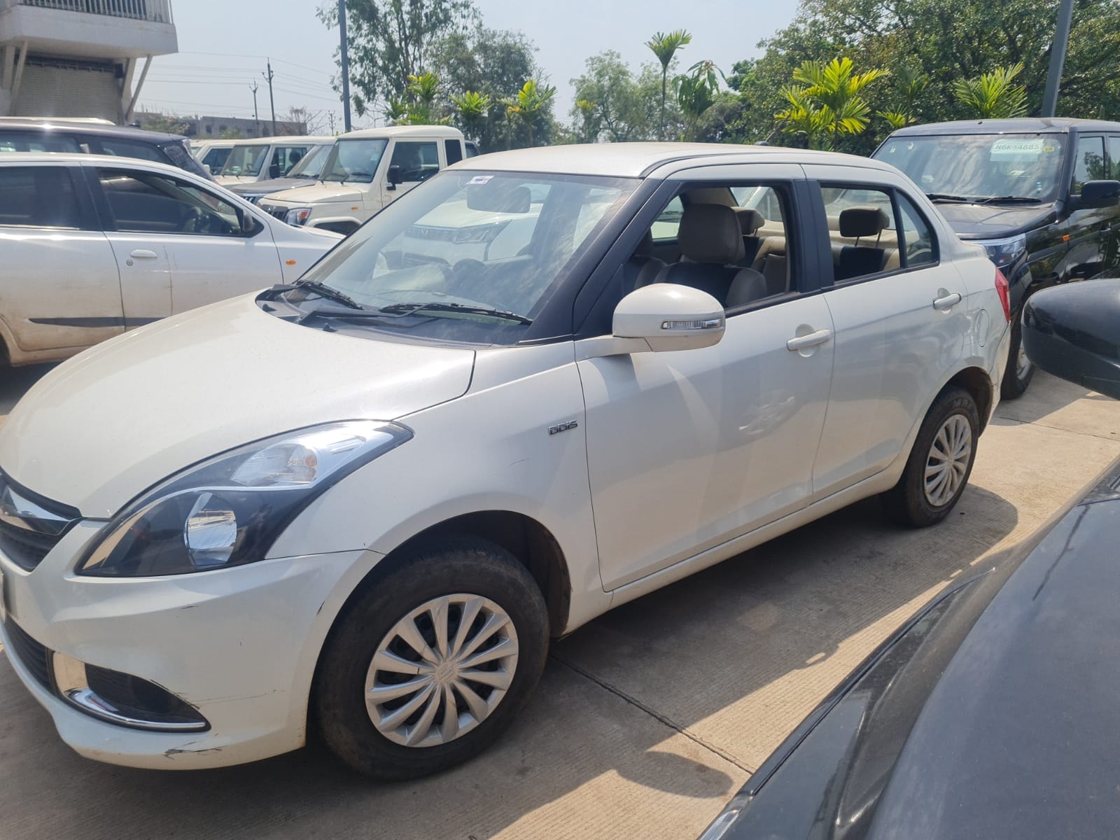 Swift DZire image 1 Swift DZire image 1