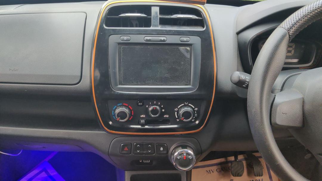 2019 Renault Kwid Climber AMT Center Console 