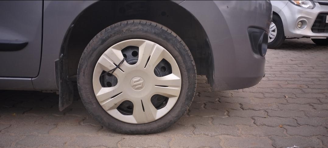 2015 Maruti Suzuki Wagon R VXI 1.0 Wheels Tyres 