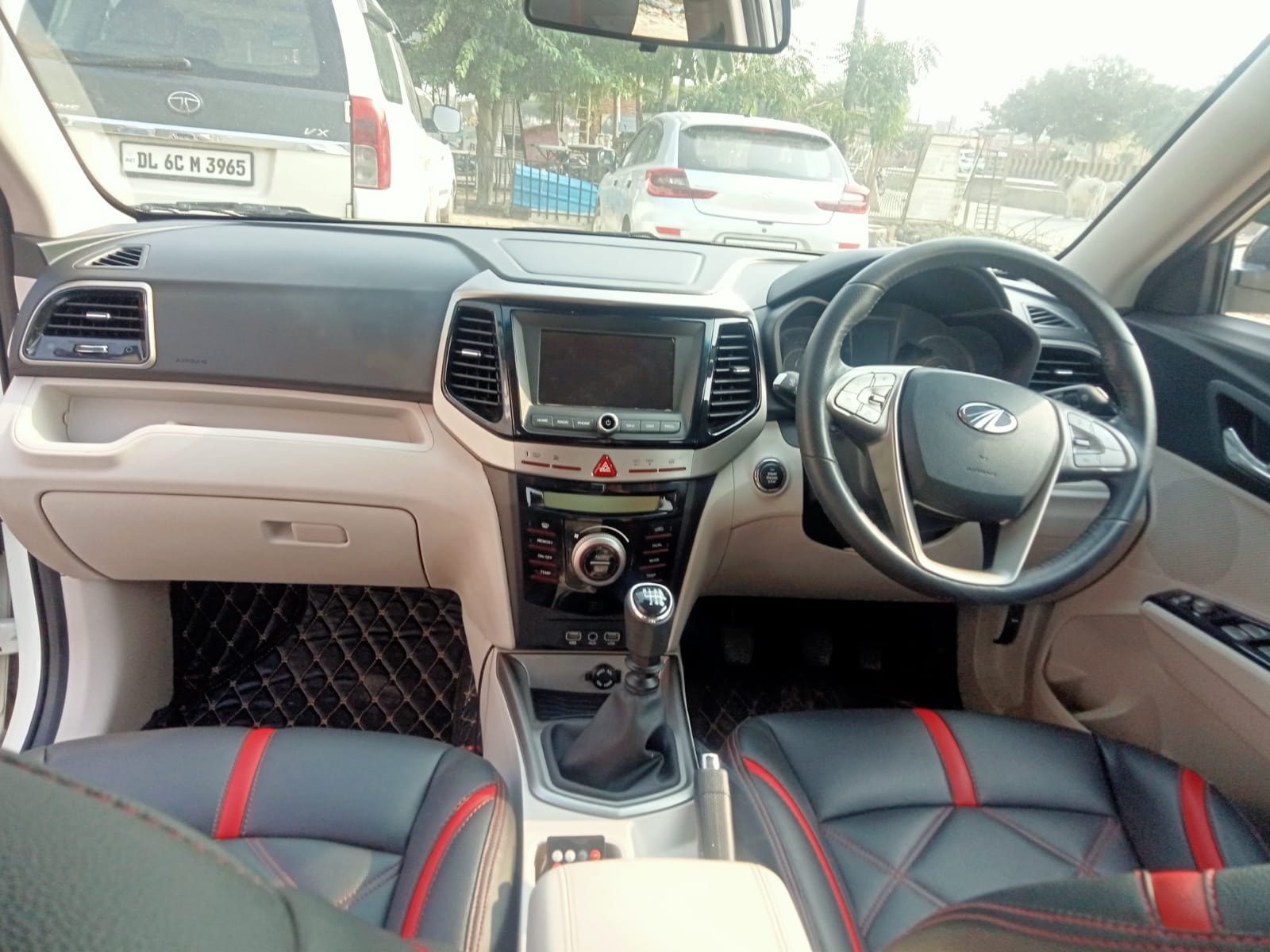 XUV300 image 7 XUV300 image 7