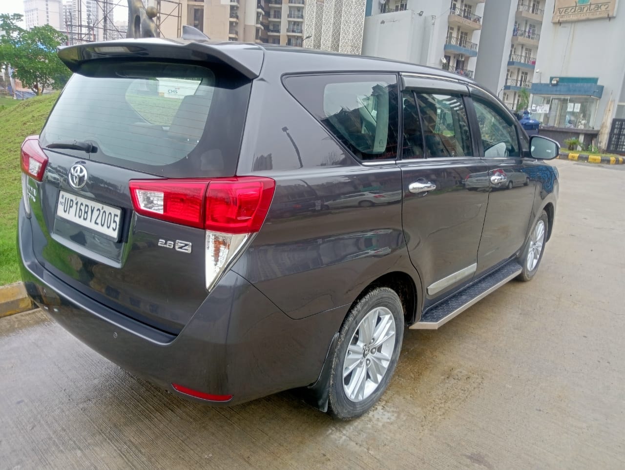 Innova Crysta image 6 Innova Crysta image 6