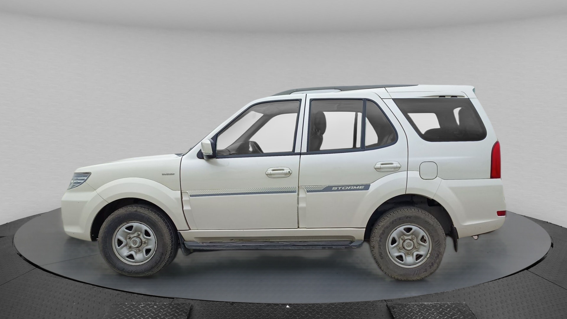 Safari Storme image 2 Safari Storme image 2