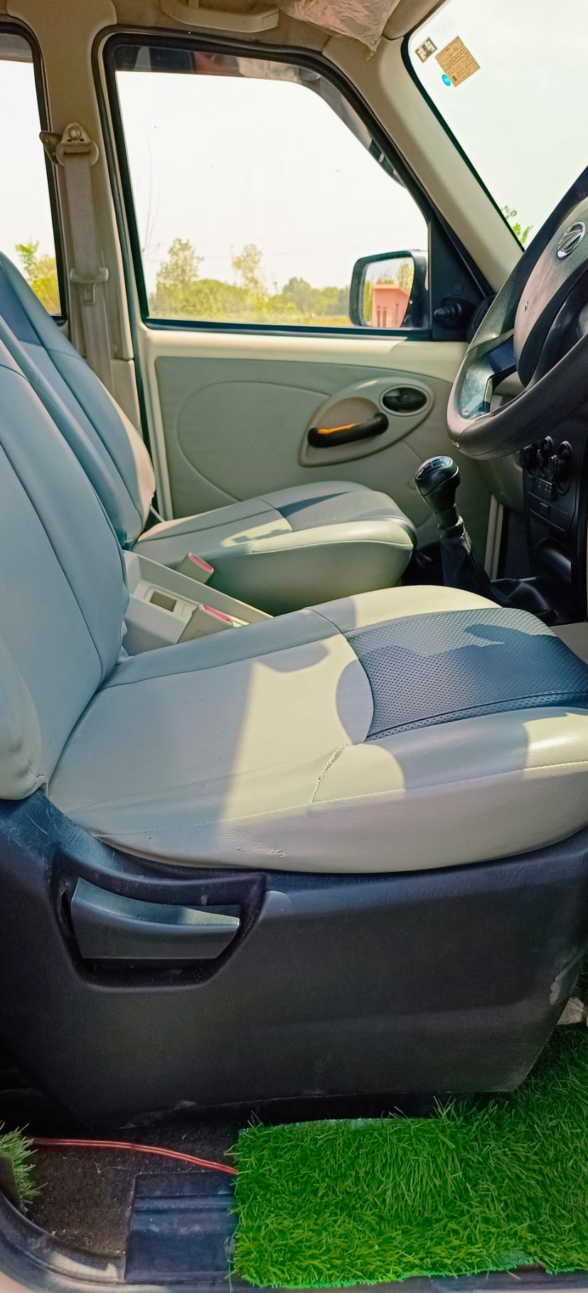 Scorpio image 16 Scorpio image 16