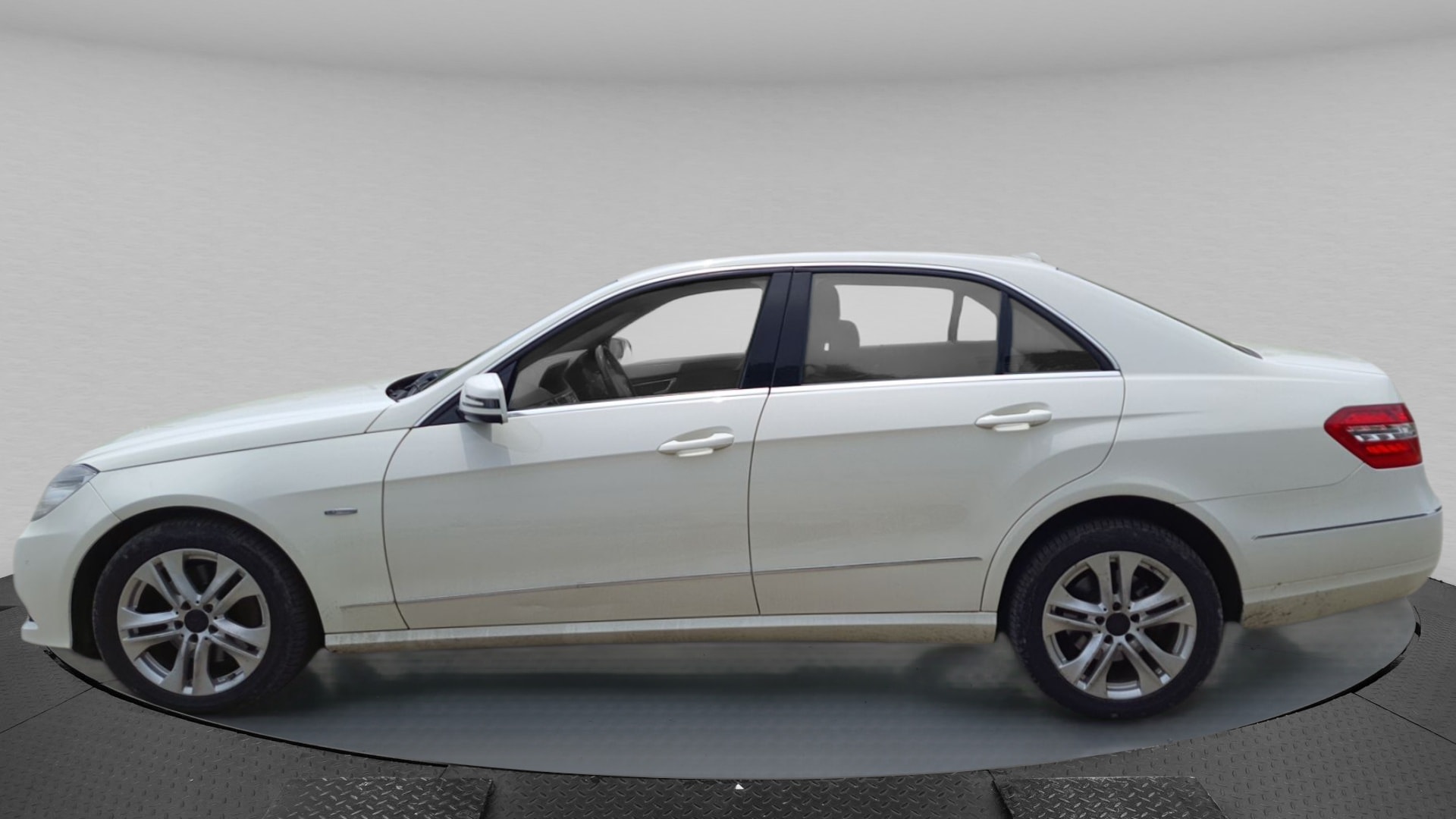 E-Class image 2 E-Class image 2