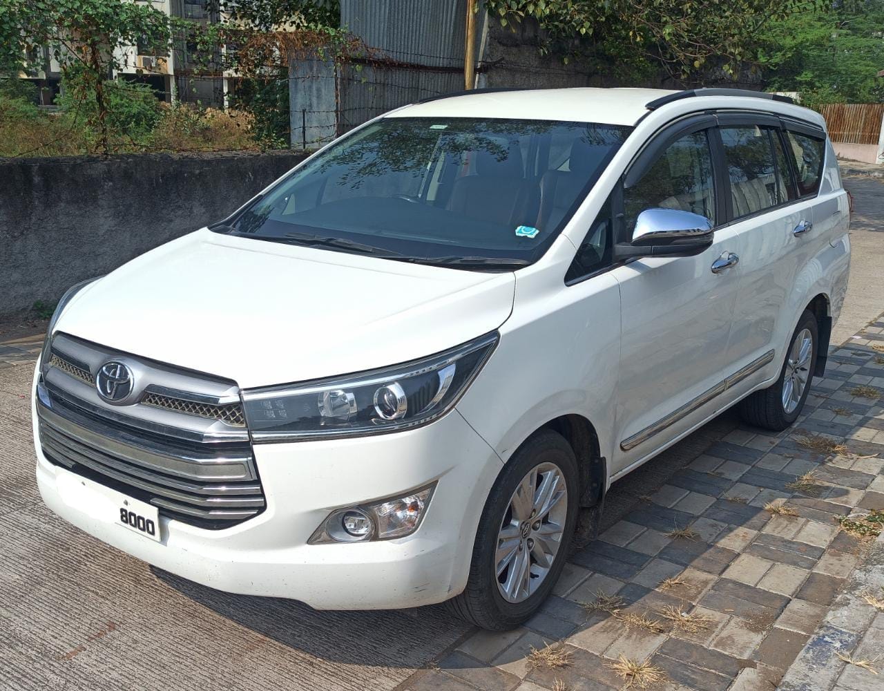 Innova Crysta image 1 Innova Crysta image 1