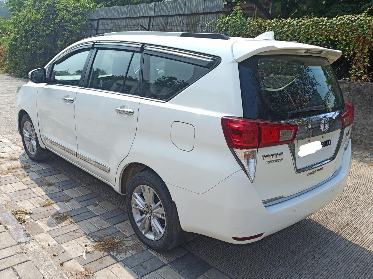 Innova Crysta image 3 Innova Crysta image 3