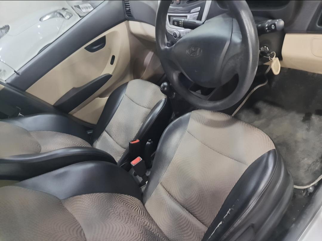 2015 Hyundai EON Magna Plus Front Seats 