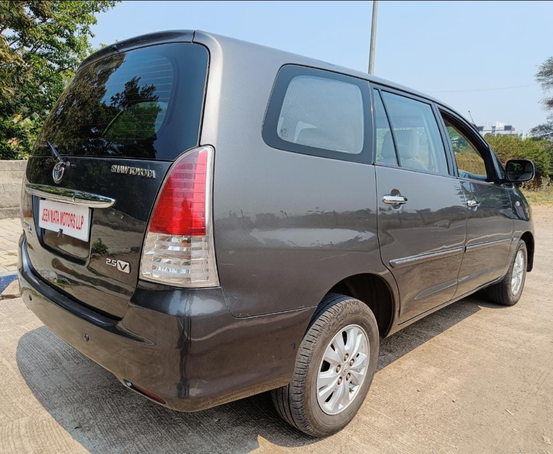 Innova image 5 Innova image 5