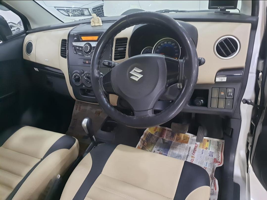 2017 Maruti Suzuki Wagon R VXI AMT 1.0 BS IV Dashboard 