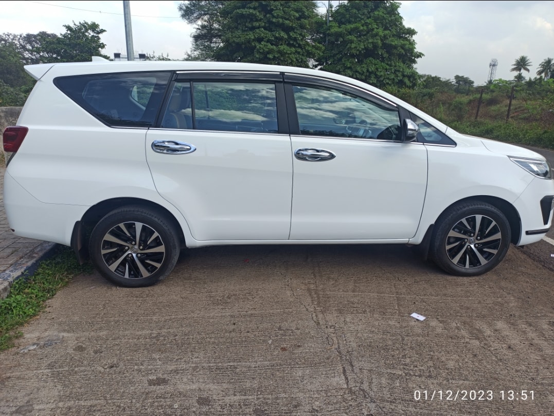 Innova Crysta image 6 Innova Crysta image 6