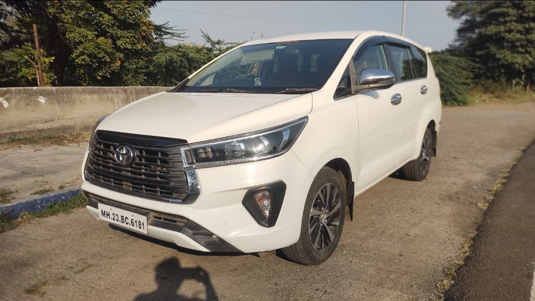 Innova Crysta image 1 Innova Crysta image 1