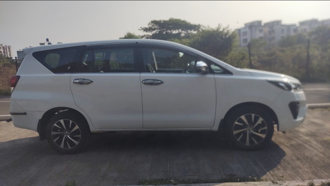 Innova Crysta image 6 Innova Crysta image 6