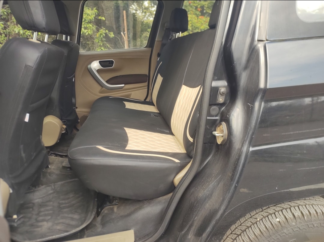 TUV300 image 15 TUV300 image 15