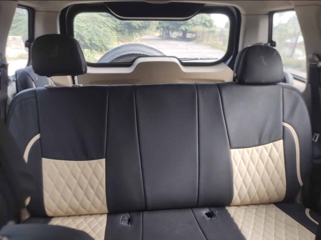 TUV300 image 13 TUV300 image 13