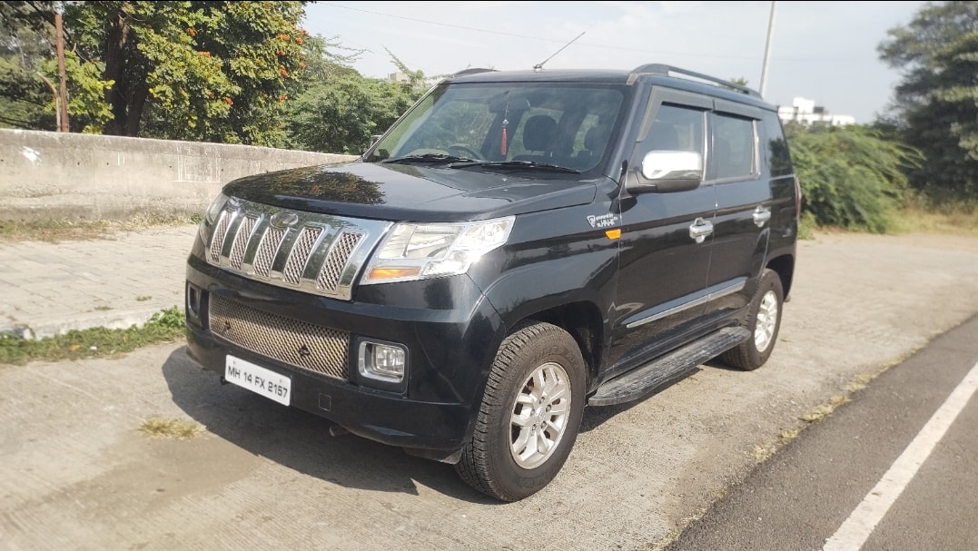 TUV300 image 1 TUV300 image 1