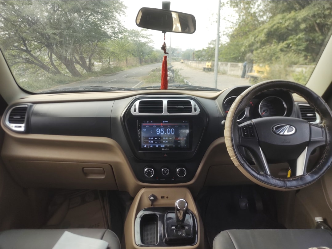 TUV300 image 10 TUV300 image 10