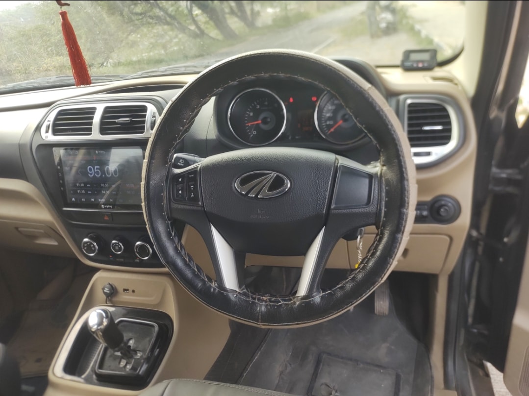 TUV300 image 11 TUV300 image 11